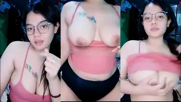 Bokep Indo Della Show Uting Remas TT Montok Lumer WOT HD